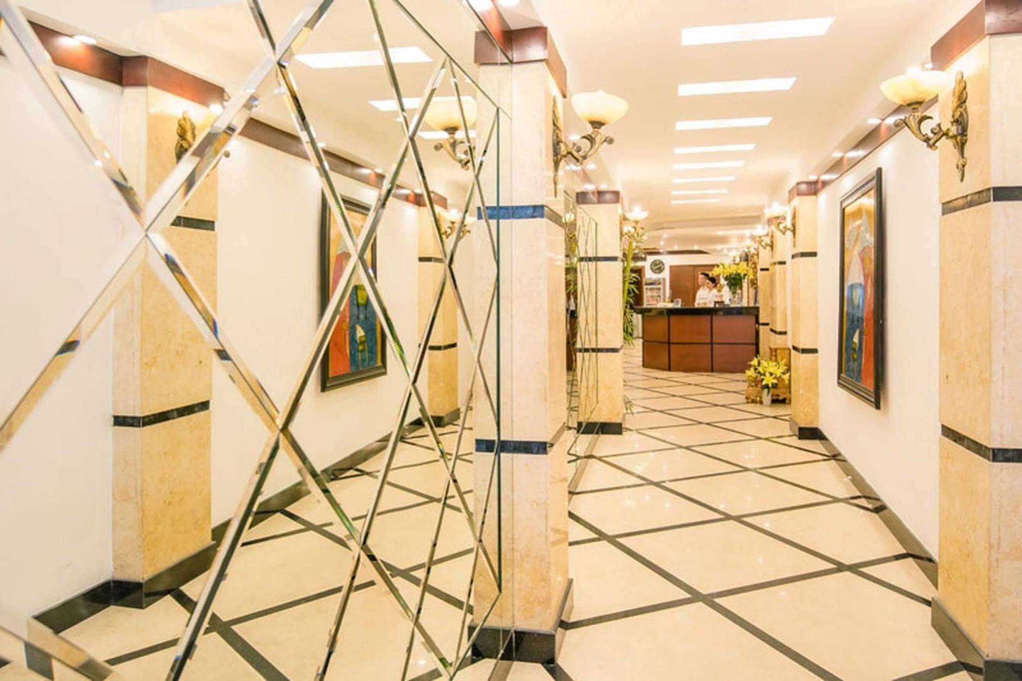 May De Ville Legend Hotel ハノイ市 エクステリア 写真