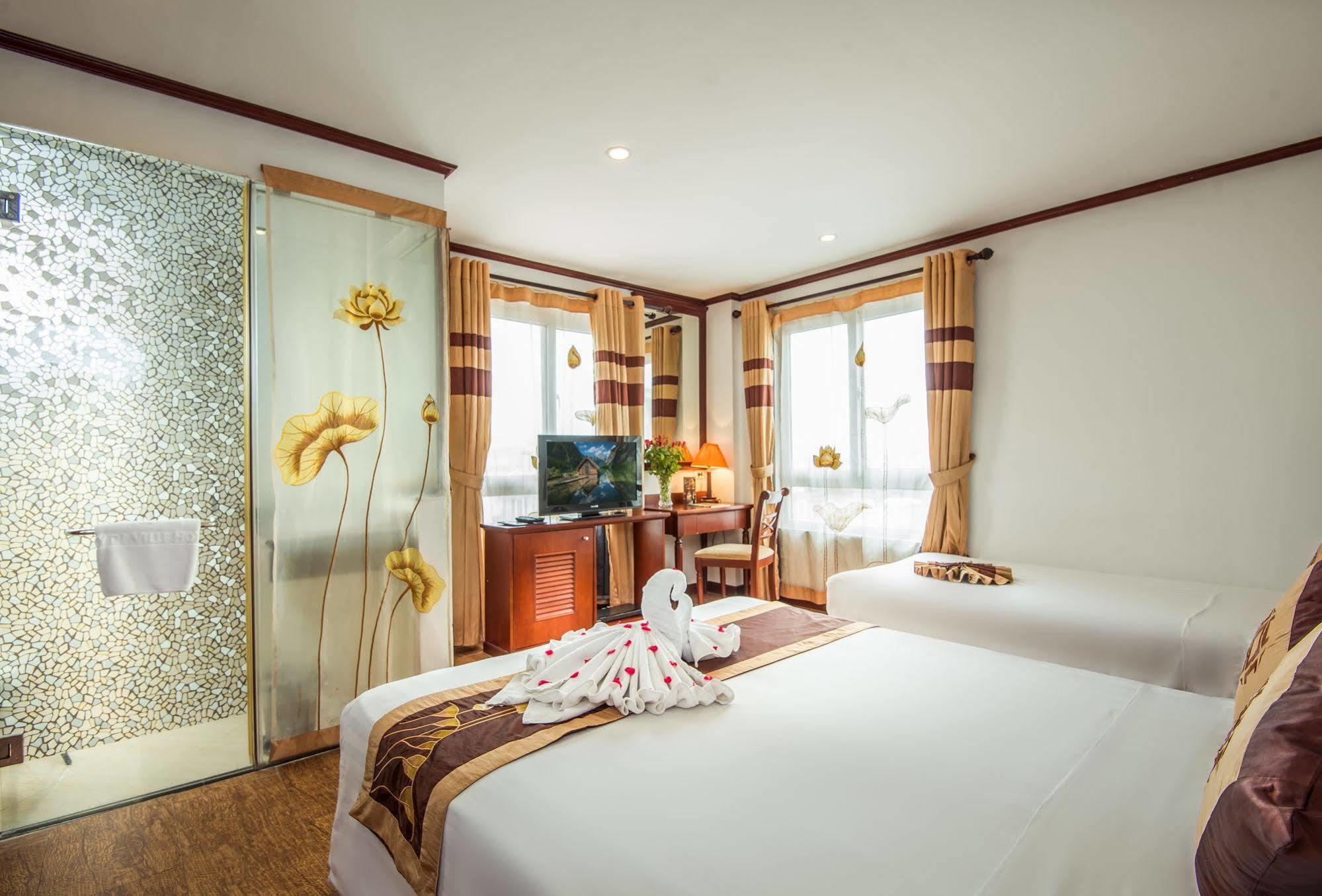May De Ville Legend Hotel ハノイ市 エクステリア 写真